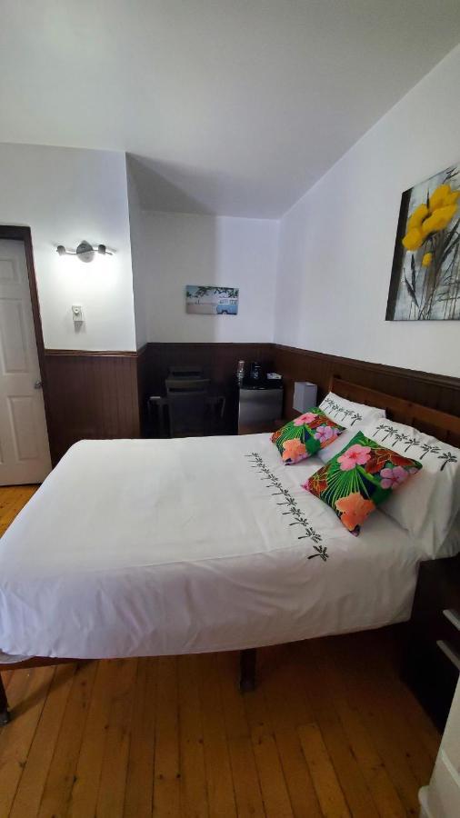 Hotel Fleurs Karaibes Saint-Alexandre-de-Kamouraska Екстер'єр фото