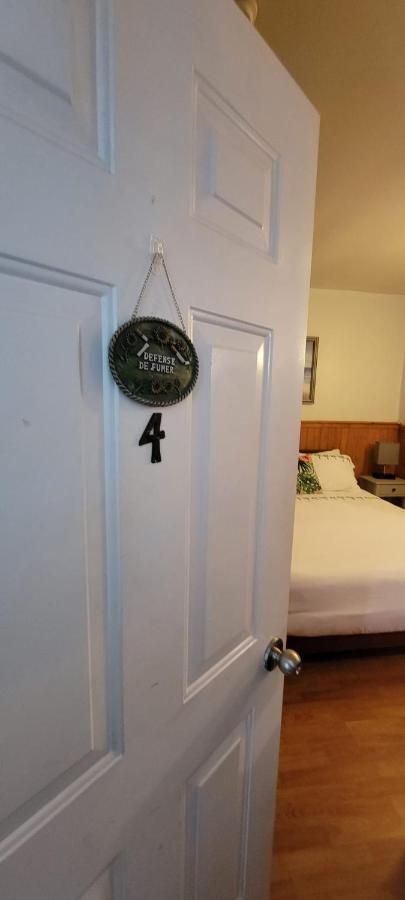 Hotel Fleurs Karaibes Saint-Alexandre-de-Kamouraska Екстер'єр фото