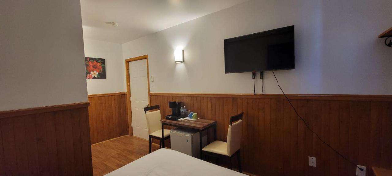 Hotel Fleurs Karaibes Saint-Alexandre-de-Kamouraska Екстер'єр фото