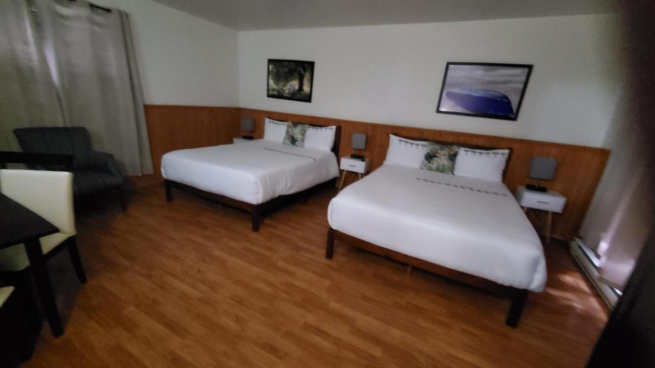 Hotel Fleurs Karaibes Saint-Alexandre-de-Kamouraska Екстер'єр фото